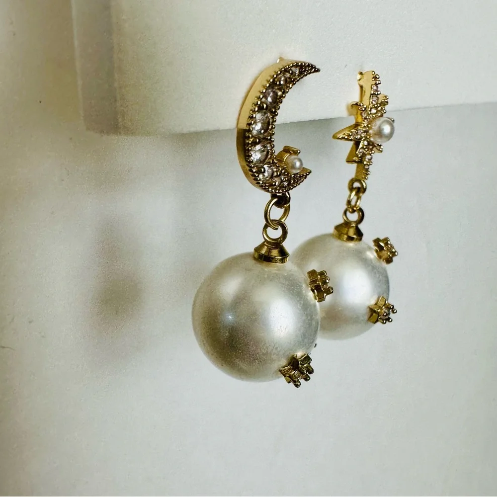 Star & Moon Asymmetrical Faux Pearl Drop Gold-Tone Earrings w Crystal Stars✨ - Picture 4 of 7